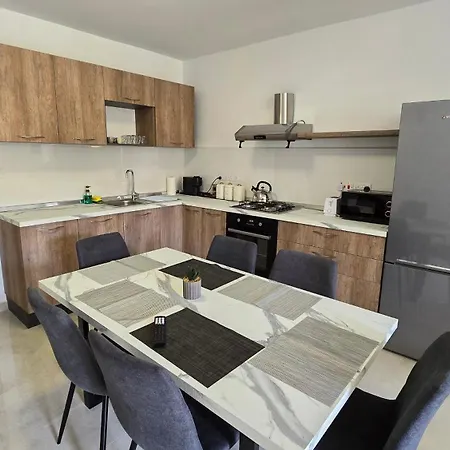 Valley Apartment *