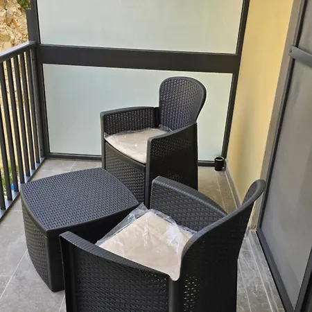 Valley Apartment *