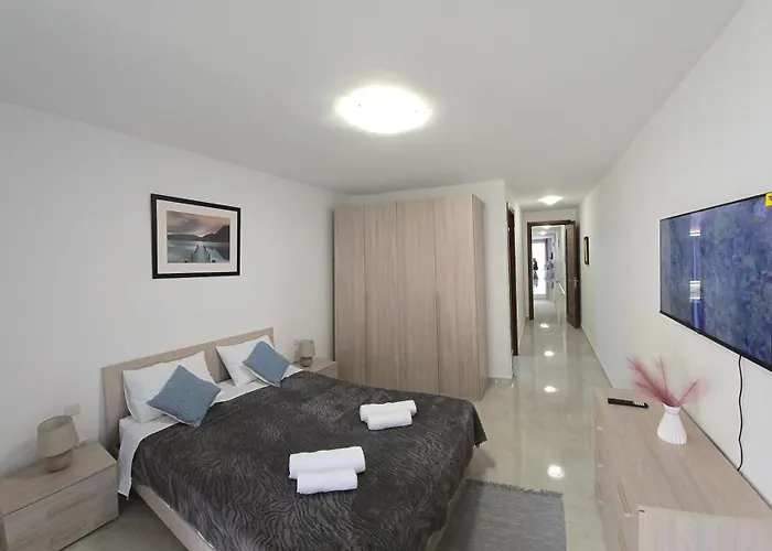 Valley * Zebbug (Gozo)